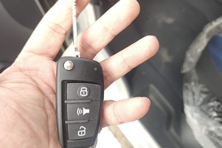 Used Dongfeng Yufeng EM27 2024 EM27L BYD CATL 41.86 kWh Interior 1