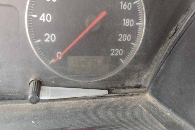 Used Volkswagen Santana Classic 2007 1.8L Jingchang Model Odometer Close Up