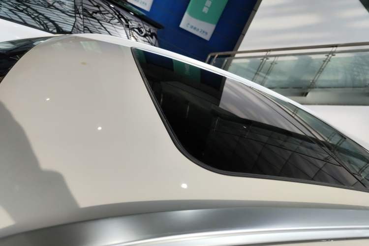 Used Lynk & Co 06 EM-P 2025 EM-P 126 Long-Range Max Roof