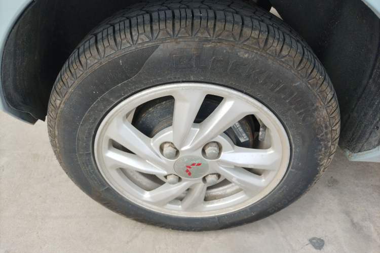 Used Wuling Hongguang MINIEV 2020 Zizai Version Lithium-NMC Right Rear Wheel Hub