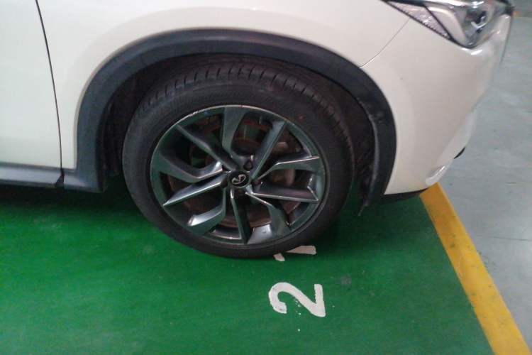 Used Infiniti QX50 2020 Revised Version 2.0T All-Wheel Drive Navigation Edition Right Front Wheel Hub