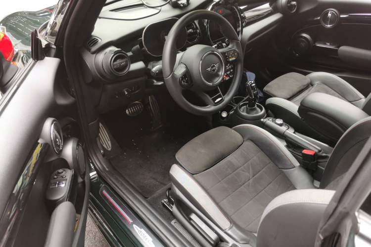 Used MINI JCW 2023 Facelift 2.0T JOHN COOPER WORKS ALL-IN Driver Seat