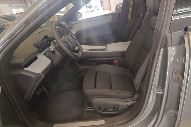 Used Polestar 4 2023 Single Motor Standard Range PLUS Left Front Seat