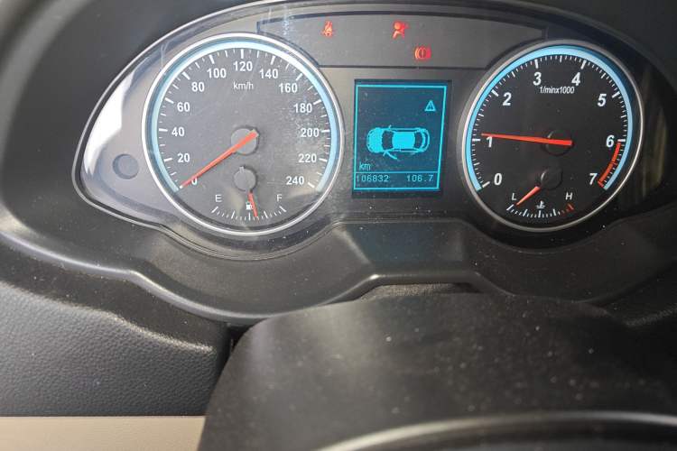 Used Brilliance V5 2012 1.5T Manual Two-Wheel Drive Luxury Version
