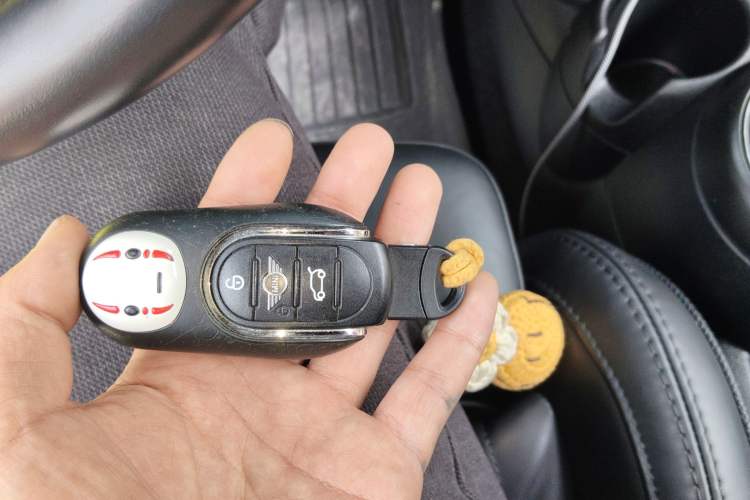 Used MINI 2022 2.0T COOPER S CABRIO Artist Vehicle Key