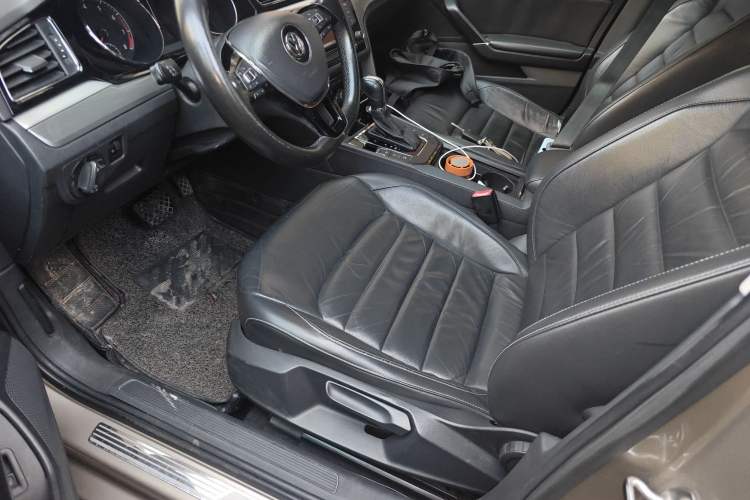 Used Volkswagen Lamando 2015 280TSI DSG Comfort Edition
