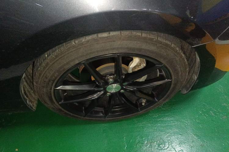 Used Mazda 3 Axela 2017 Hatchback 2.0L Automatic Luxury Model China VI Standard Right Front Wheel Hub