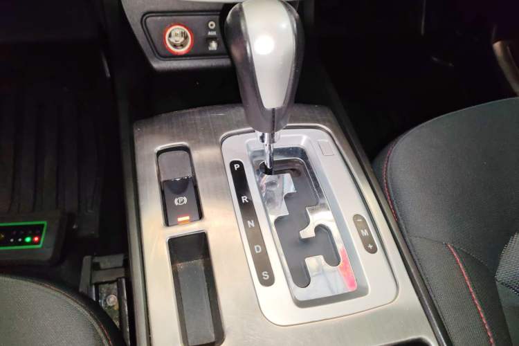 Used Bestune X80 2013 2.0L automatic comfort version
