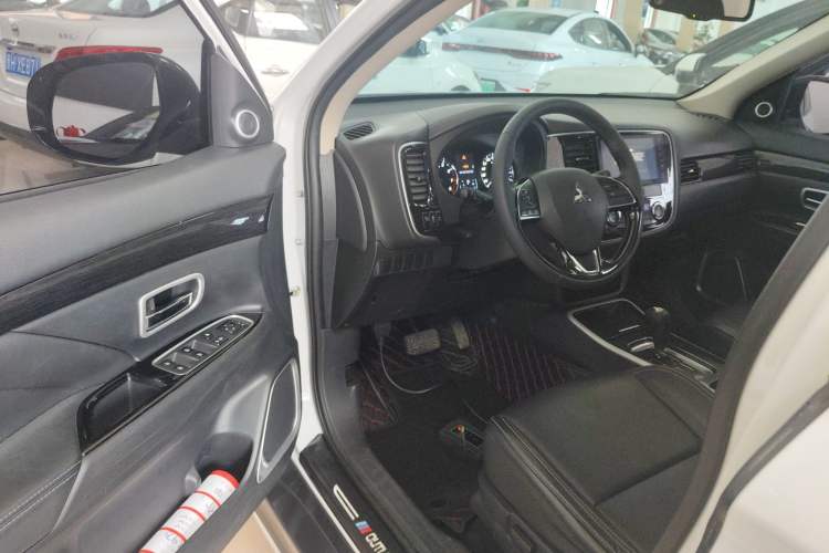 Used Mitsubishi Outlander 2020 2.0L Two-Wheel Drive Enjoyment Version 5 Seats