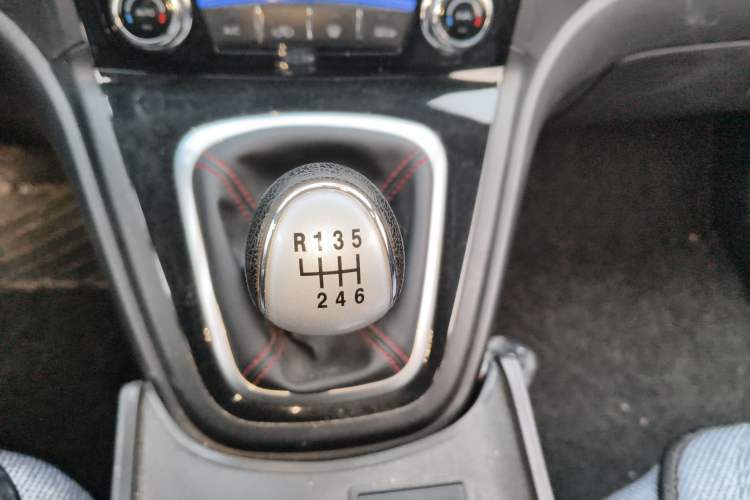 Used Haval H6 2016 Upgraded Model 1.5T Manual Two-Wheel Drive Elite Version