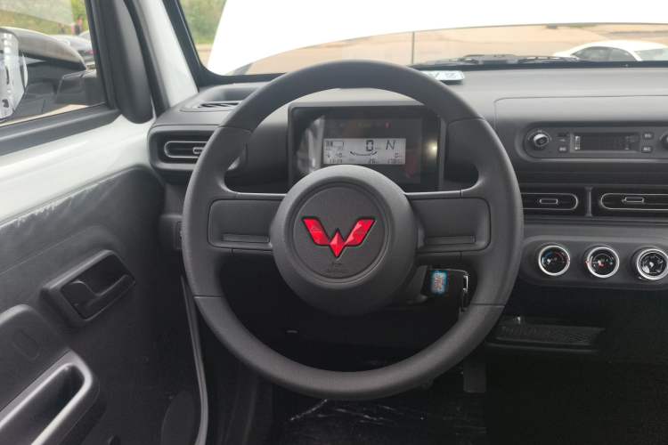 Used Wuling Zhiguang New Energy 2025 Comfort Model Steering Wheel