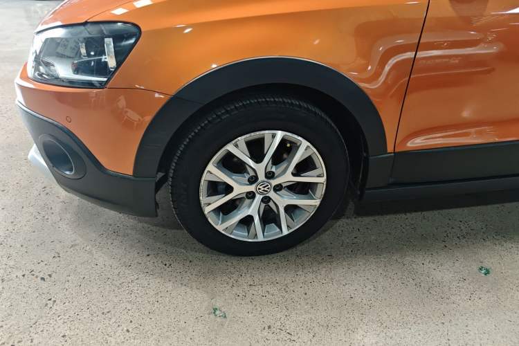 Used Volkswagen Polo 2014 1.6L Cross Polo Automatic Exterior 3