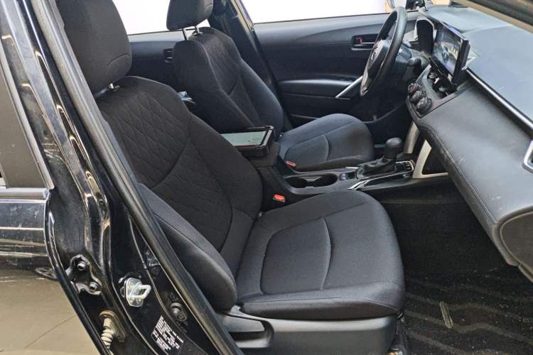 Used Toyota Corolla Cross 2023 2.0L Pioneer Edition Right Front Seat