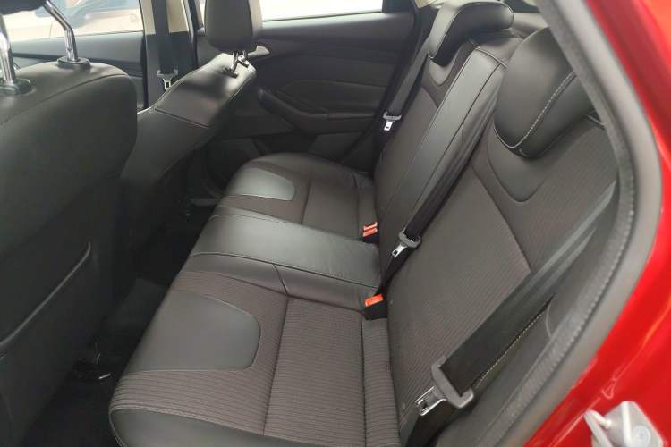 Used Ford Focus 2012 Hatchback 1.6L Automatic Fashion Edition
