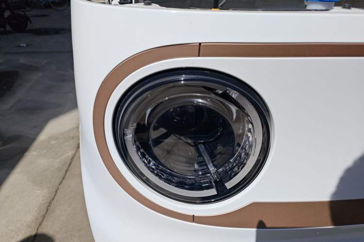 Used Geely Galaxy Panda 2024 Panda Mini 200km Endurance Bear Right Front Headlight