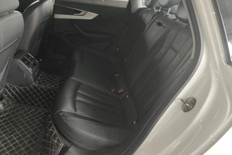 Used Audi A4L 2019 40 TFSI Fashion Edition China VI Emission Standard
