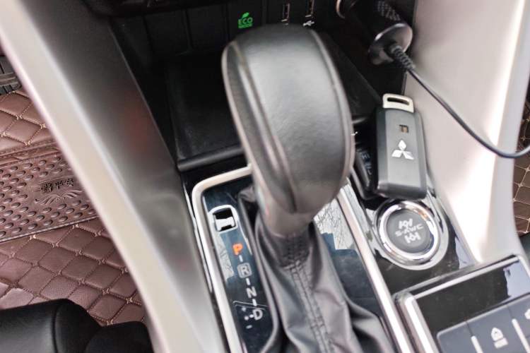 Used Mitsubishi Eclipse Cross 2018 1.5T CVT Four-Wheel Drive TrueMe Edition Gear Lever