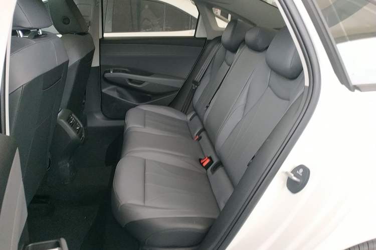 Used Volkswagen Lavida 2026 Pro 1.5L Starry Six Million Edition Left Rear Seat