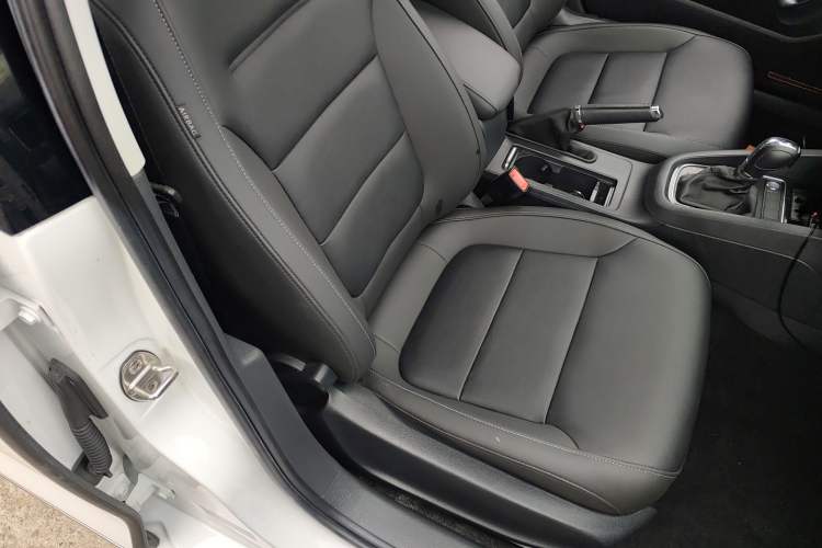 Used Volkswagen Sagitar 2018 1.6L Automatic Comfort Model Right Front Seat