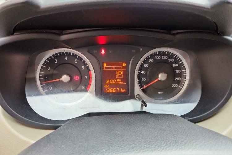 Used Venucia R50 2014 1.6L Automatic Splendid Edition