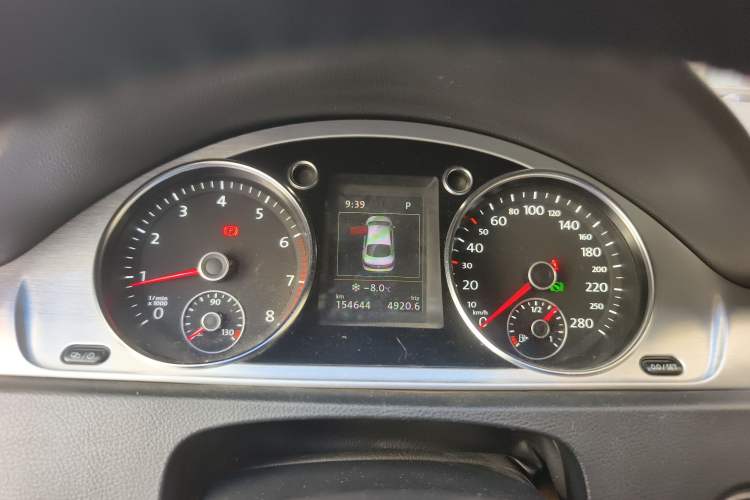 Used Volkswagen FAW-Volkswagen CC 2015 1.8TSI Luxury Model Instrument Cluster