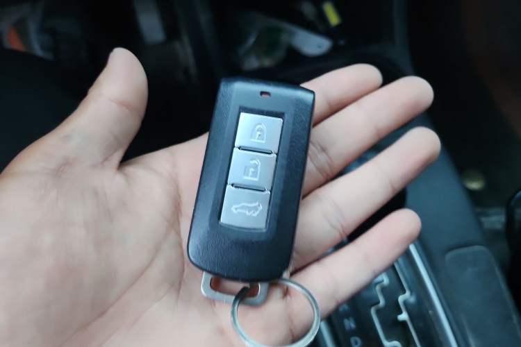 Used Mitsubishi Outlander 2016 2.4L 4x4 Elite Edition 5 Seats
