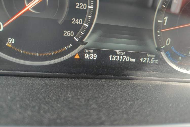 Used BMW X6 2016 xDrive35i Base Model Middle East Odometer Close Up