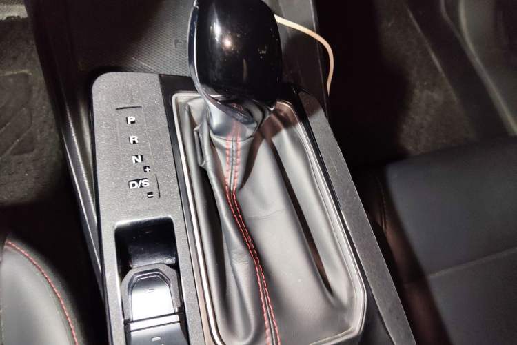 Used MG 5 2021 Revised Version 180 DVVT CVT Youth Luxury Edition Gear Lever