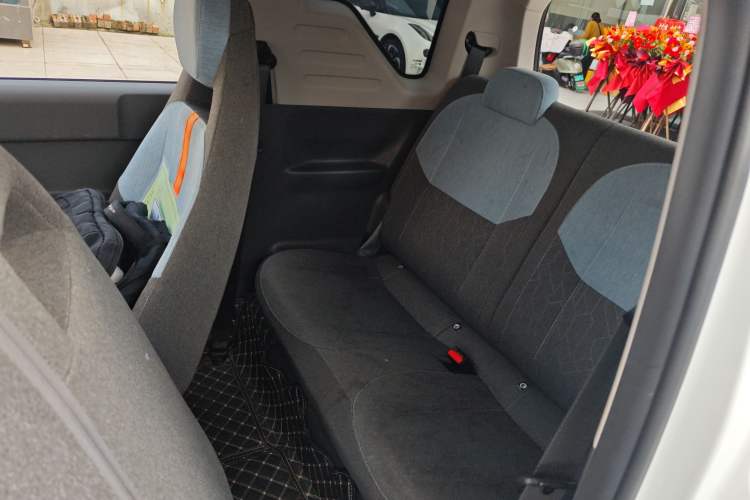 Used Geely Galaxy Panda 2024 Panda Mini 200km Endurance Bear Left Rear Seat