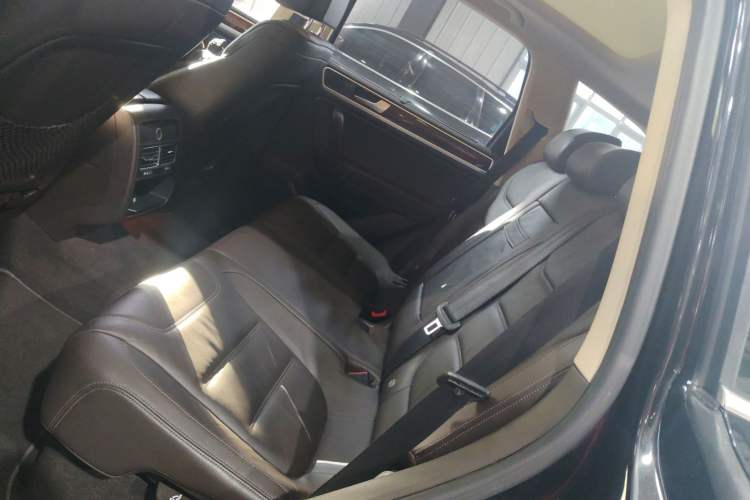 Used Volkswagen Touareg 2011 3.0 TSI Comfort Version