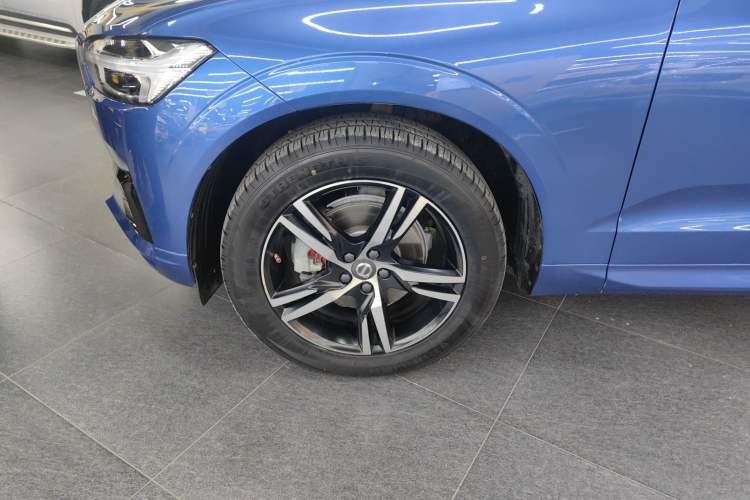 Used Volvo XC60 2019 T5 4x4 Smart & Dynamic Sport Edition China VI Standard
