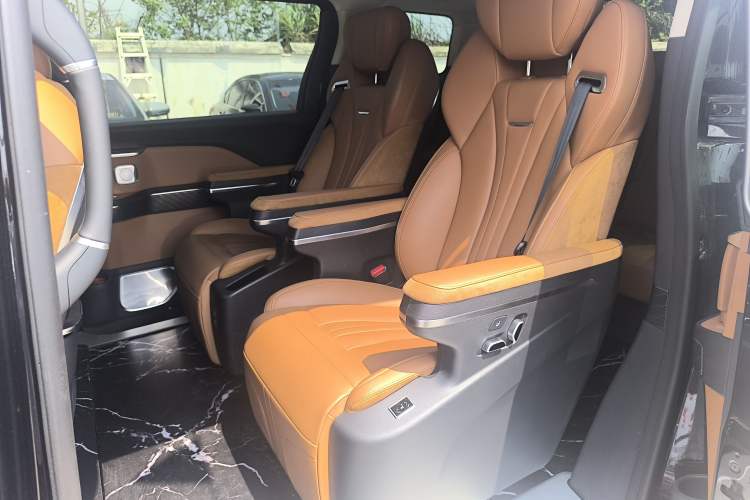 Used Hongqi HQ9 PHEV 2024 2.0T Four-Wheel Drive Business Edition Left Rear Seat