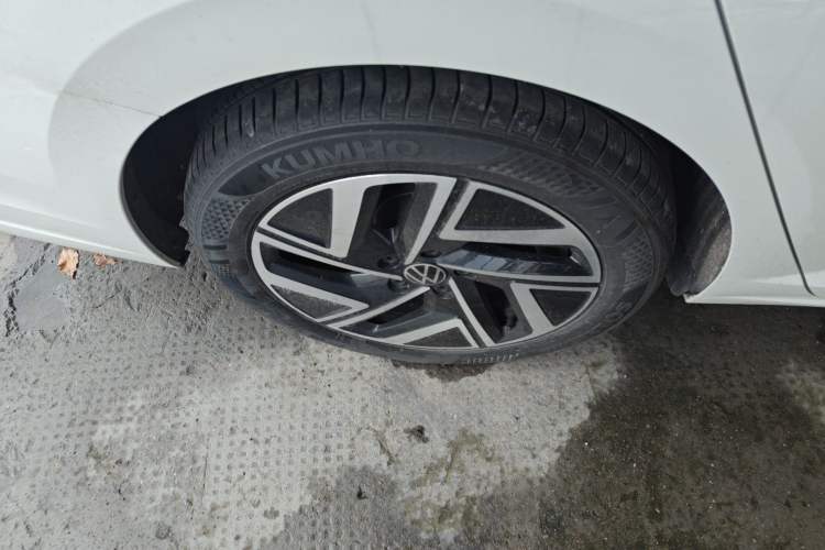 Used Volkswagen Sagitar 2025 Revised 300TSI DSG Excellence Edition Right Rear Wheel Hub