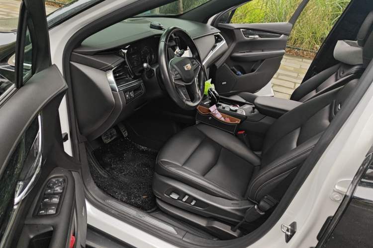 Used Cadillac XT5 2021 28T Luxury Model
