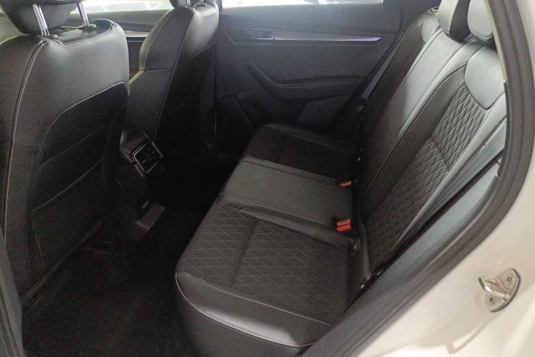Used Skoda Karoq 2020 TSI280 Smart Drive Technology Edition China VI Left Rear Seat