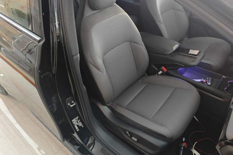 Used Hongqi EH7 2025 690 Smart Selection Edition