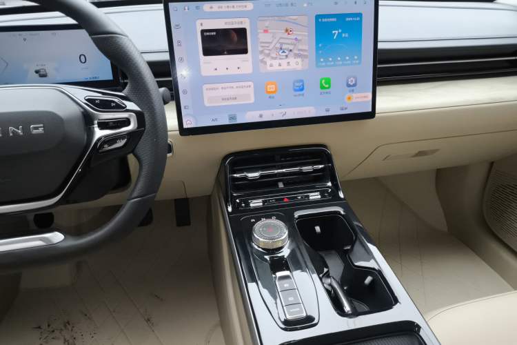 Used Wuling Xingguang 2024 Co-Creation Edition 510 Advanced Model
