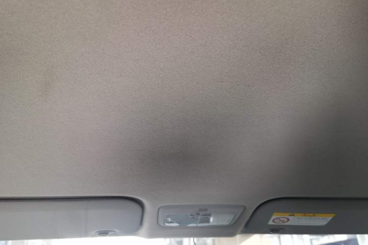 Used Toyota YARiS L Zhi Xuan 2015 1.5E Automatic Charm Edition Headliner