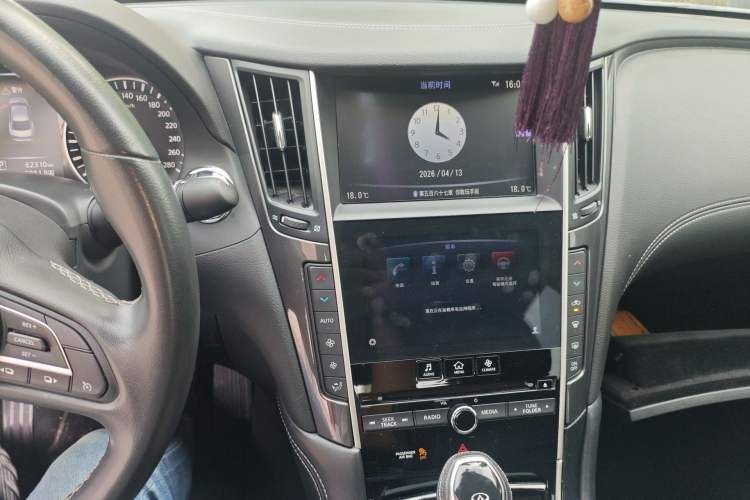 Used Infiniti Q50L 2018 2.0T Comfort Edition China VI Standard Audio And AC Panel
