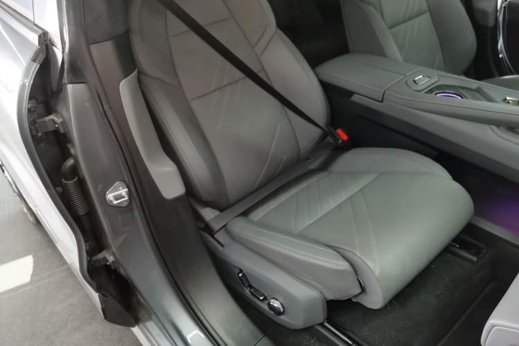 Used Zeekr 001 2025 YOU Edition 100 kWh All-Wheel Drive
