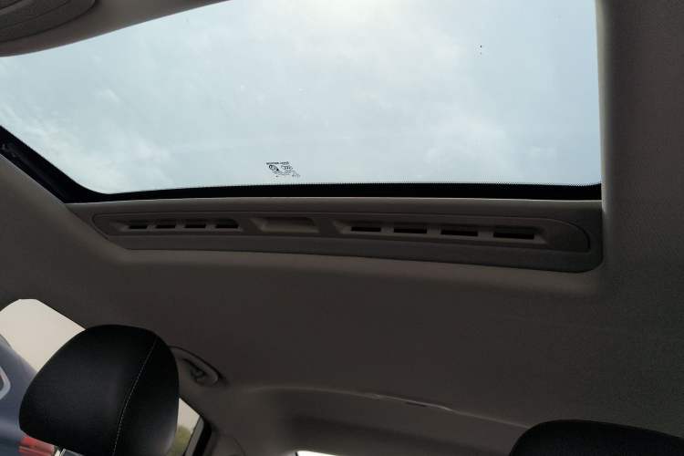 Used Roewe i6 2020 PLUS 1.6L Manual 4G Connect Glory Flagship Edition