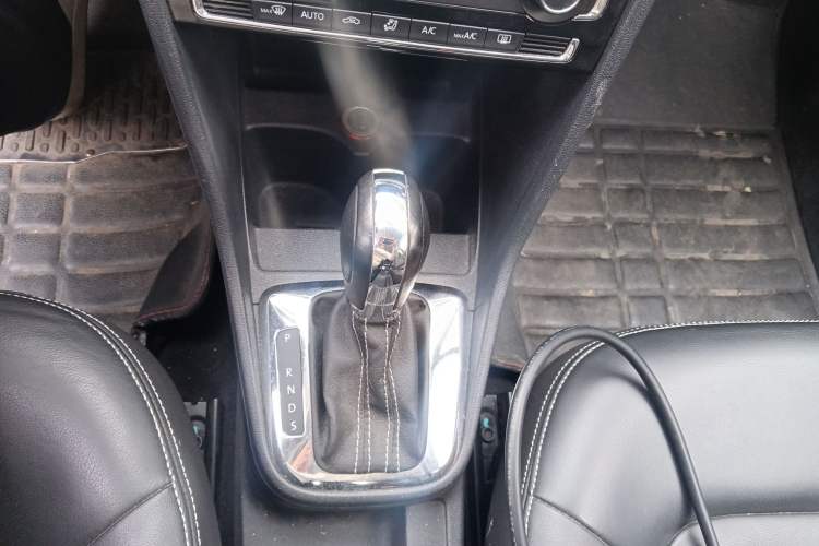 Used Volkswagen Jetta 2015 1.6L Automatic Luxury Model
