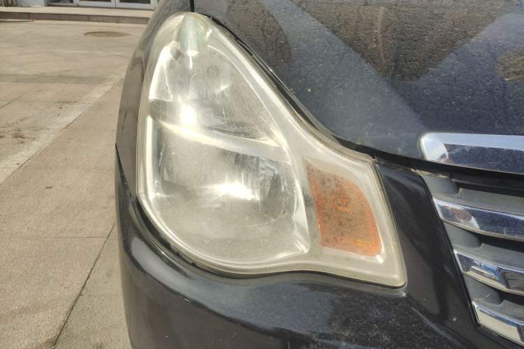 Used Nissan Sylphy 2012 Classic 1.6XE Automatic Comfort Edition Right Front Headlight