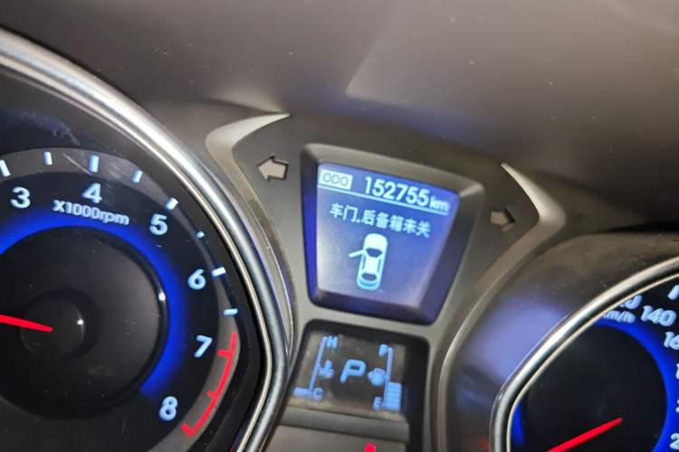 Used Hyundai Elantra (5th Generation / Langdong) 2013 1.6L Automatic Leading Model Odometer Close Up