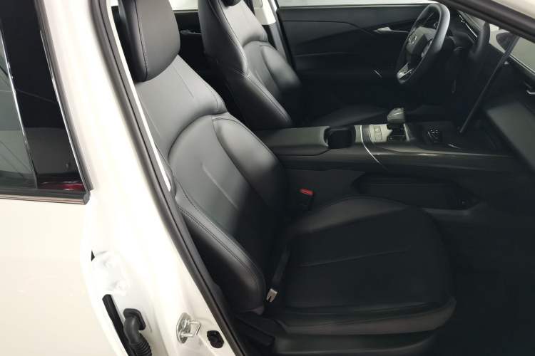 Used CHANGAN Eado 2025 Blue Whale 1.5T 500Bar Prestige Model
