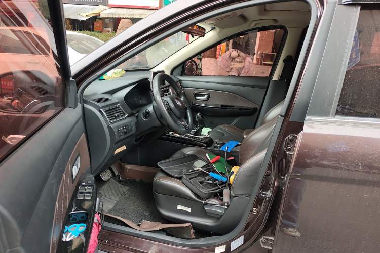 Used Dongfeng Fengon 370 2017 1.5L CVT Fashion Edition 7-Seater