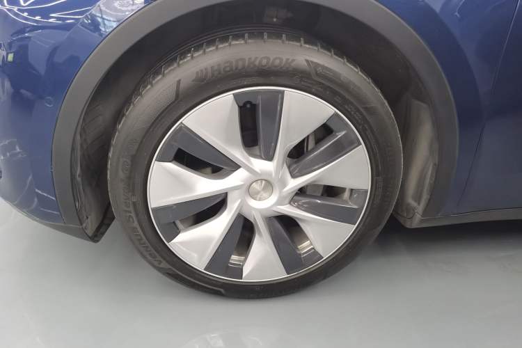 Used Tesla Model Y 2021 Long-Range All-Wheel-Drive Version 3D7