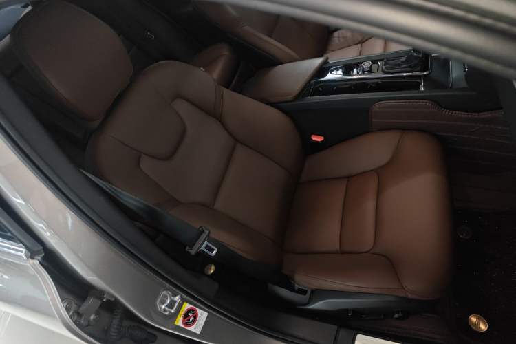 Used Volvo S60 2020 T4 Zhiyi Luxury Edition