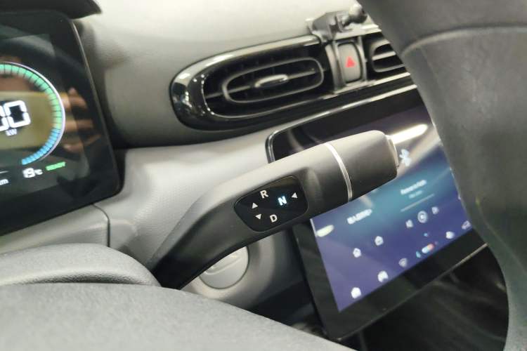 Used Leapmotor T03 2025 403 Comfort Edition Gear Lever