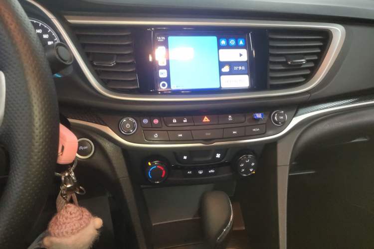 Used Buick GT 2021 Revised Version Flagship 1.5L Automatic Elite Edition Audio And AC Panel